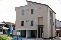 3F建てインナーガレージの家